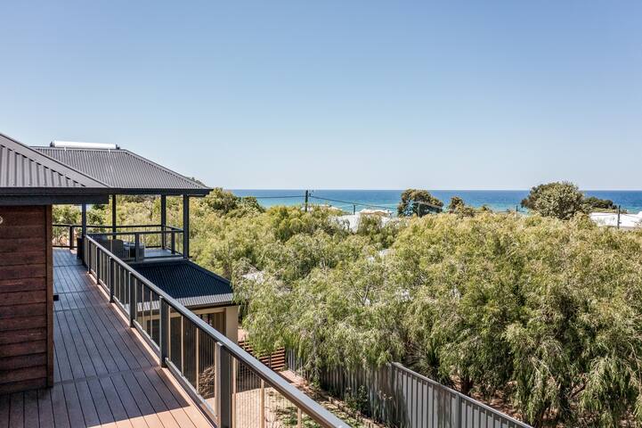 Aqua on Green—Bikes, Kayaks, Ocean Views, and More gallery image 4