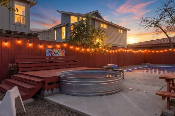 Hot Tub, Tennis Court & Arcade Game Room - Austin