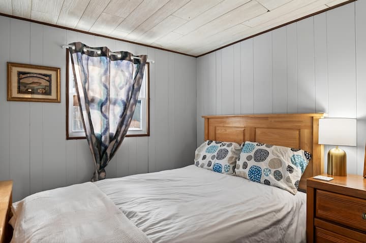 בחדר שינה 3 יש מיטה מלאה.