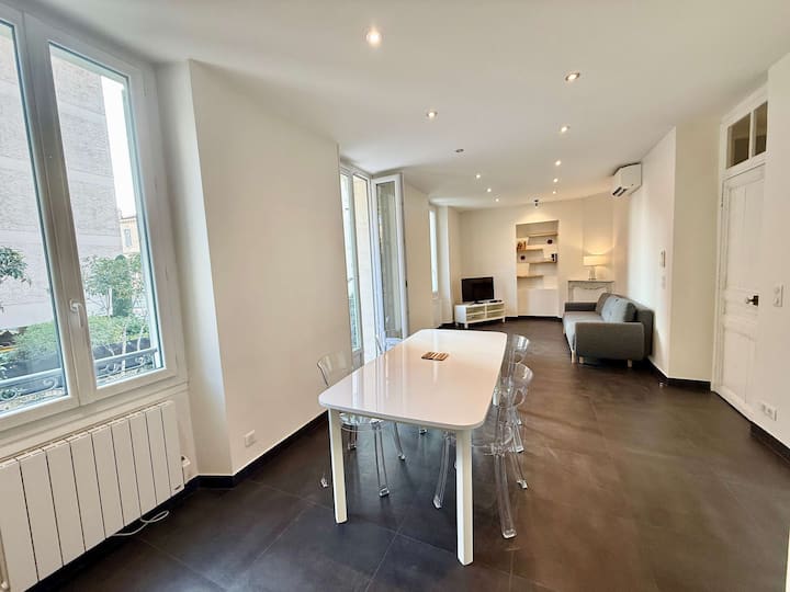 A061 Bel Appartement 2 Chambres Idéalement Situé - France