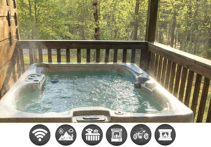 A Windy Ridge: New Listing Promo! Pets & Hot Tub! - Townsend, TN