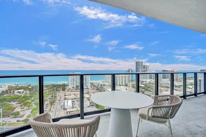 New: Stunning Views 4 Bdrms Condo Steps From The B - Miami Beach, FL