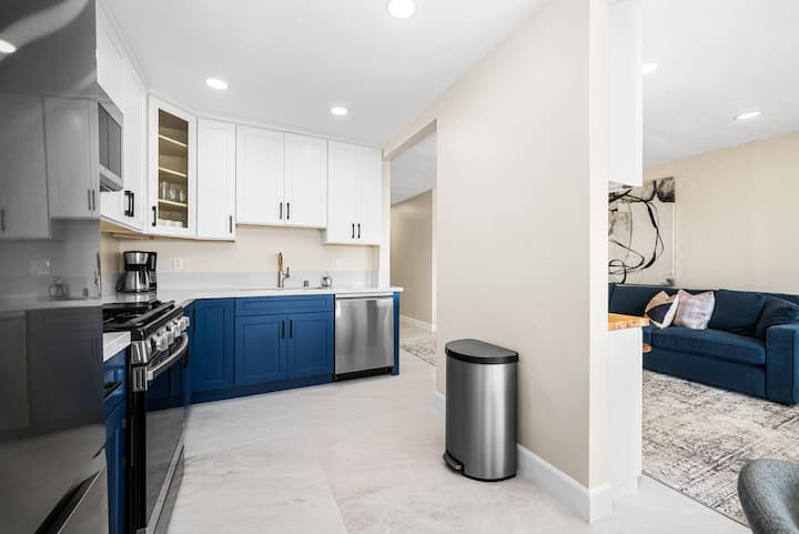 Brand New Remodel On The Beachfront W/ Ocean Views - Long Beach, CA