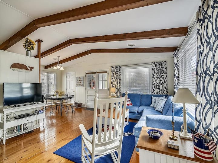 Classic 3br House | Porch, Pool & Beach Nearby - Bethany Beach, DE
