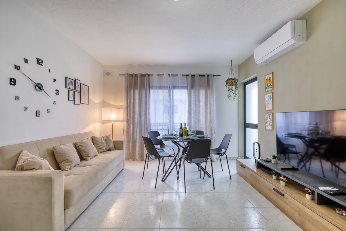 Charming 2 bedroom flat close to the sea Mmon1-1