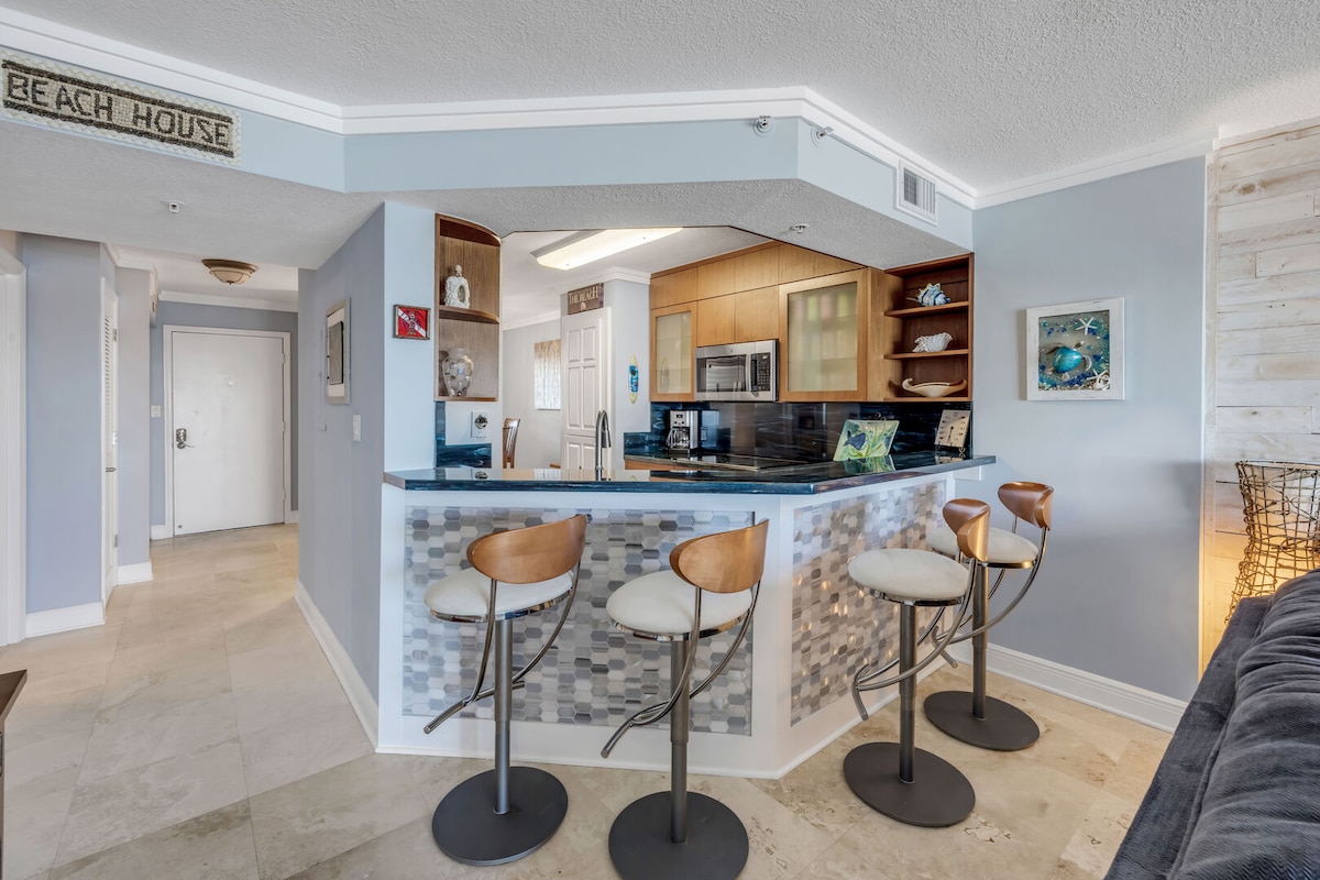 NEW Oceanfront 2/2 | 2 King Suites | Heated Pool