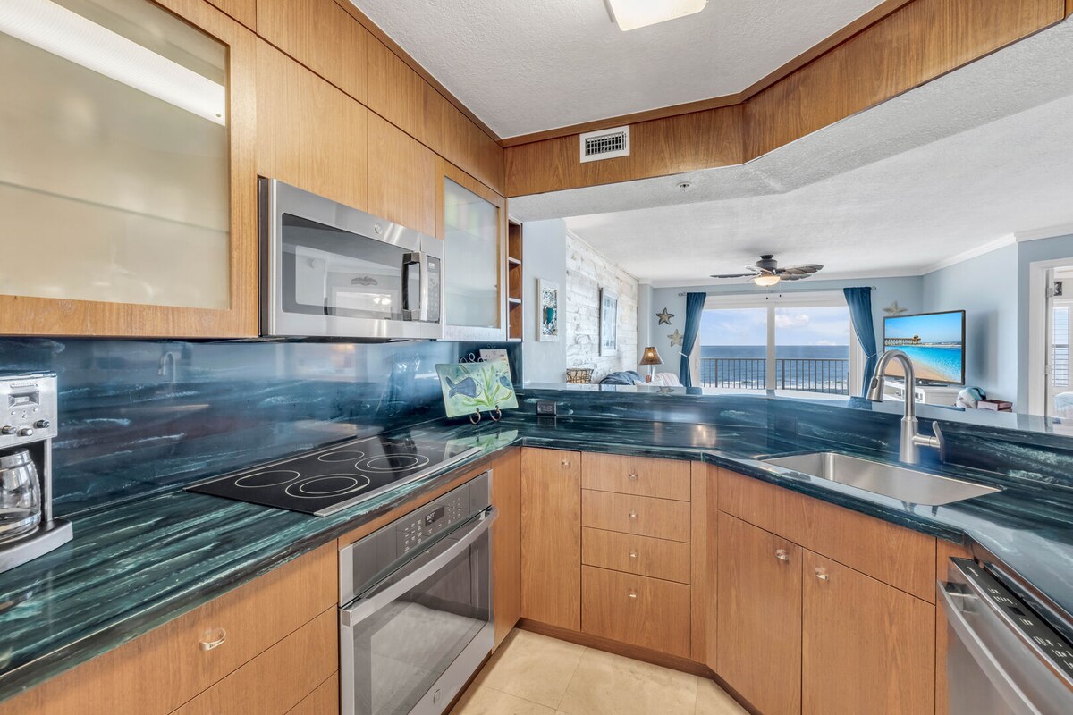 NEW Oceanfront 2/2 | 2 King Suites | Heated Pool