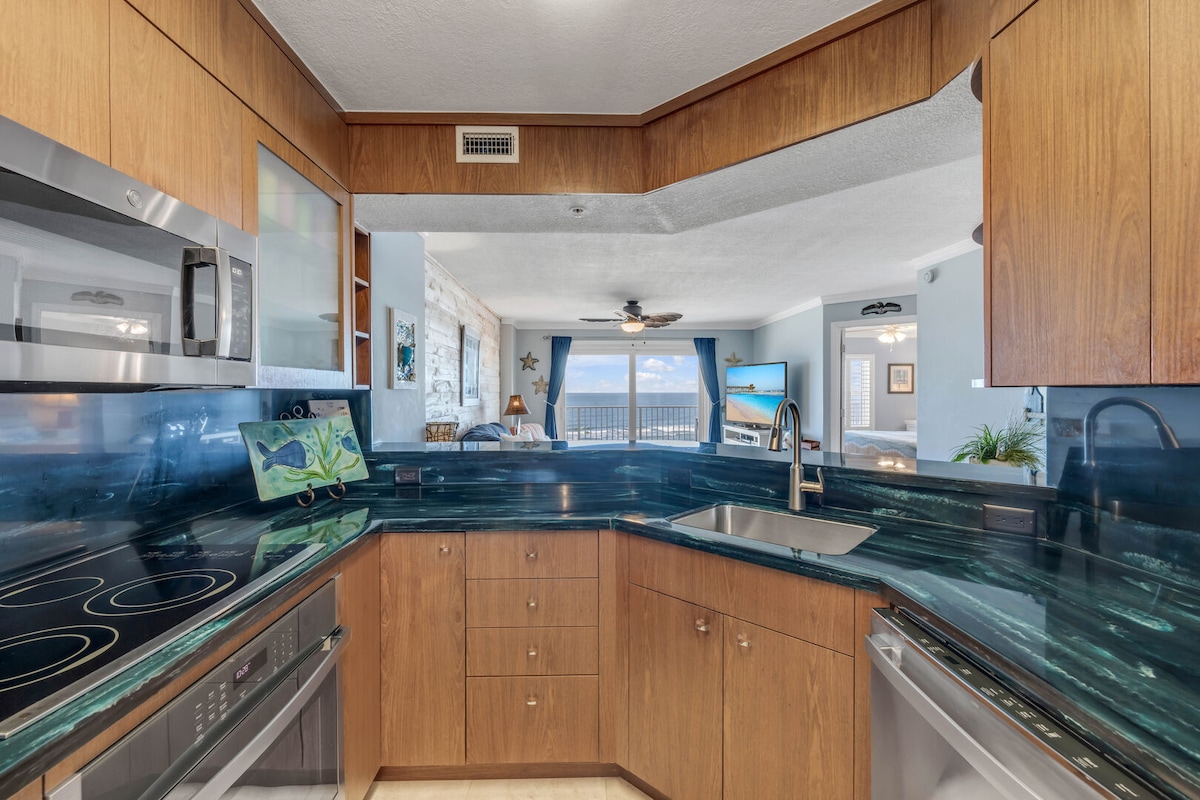 NEW Oceanfront 2/2 | 2 King Suites | Heated Pool