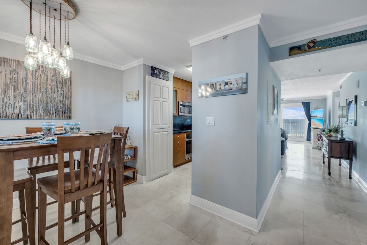 NEW Oceanfront 2/2 | 2 King Suites | Heated Pool