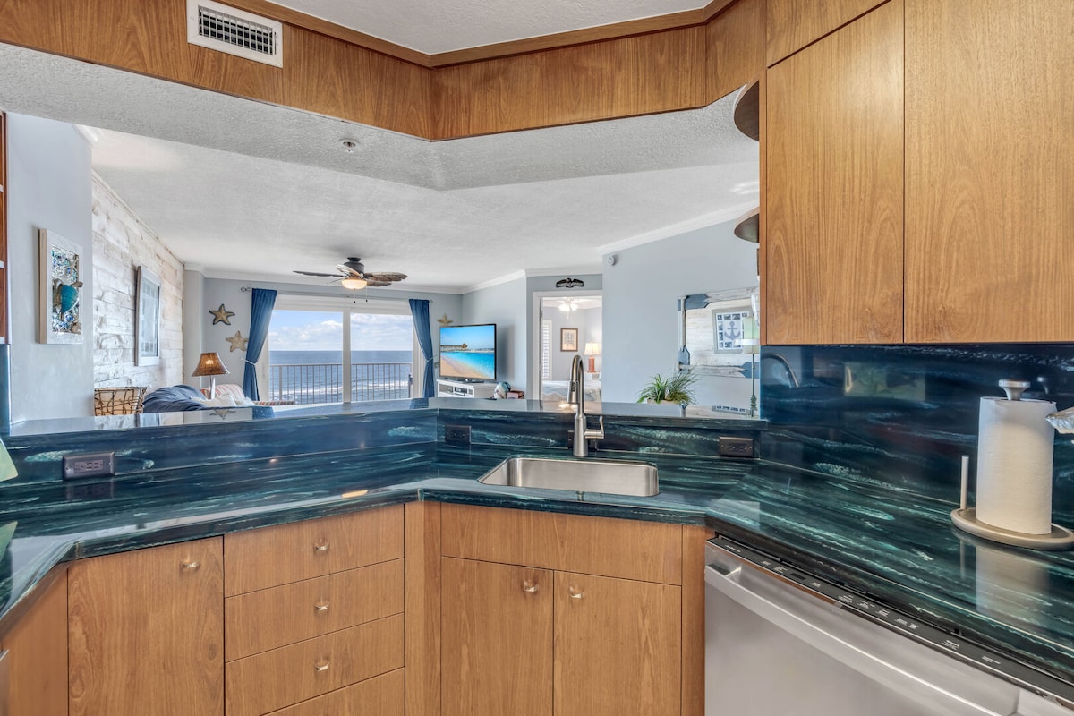 NEW Oceanfront 2/2 | 2 King Suites | Heated Pool