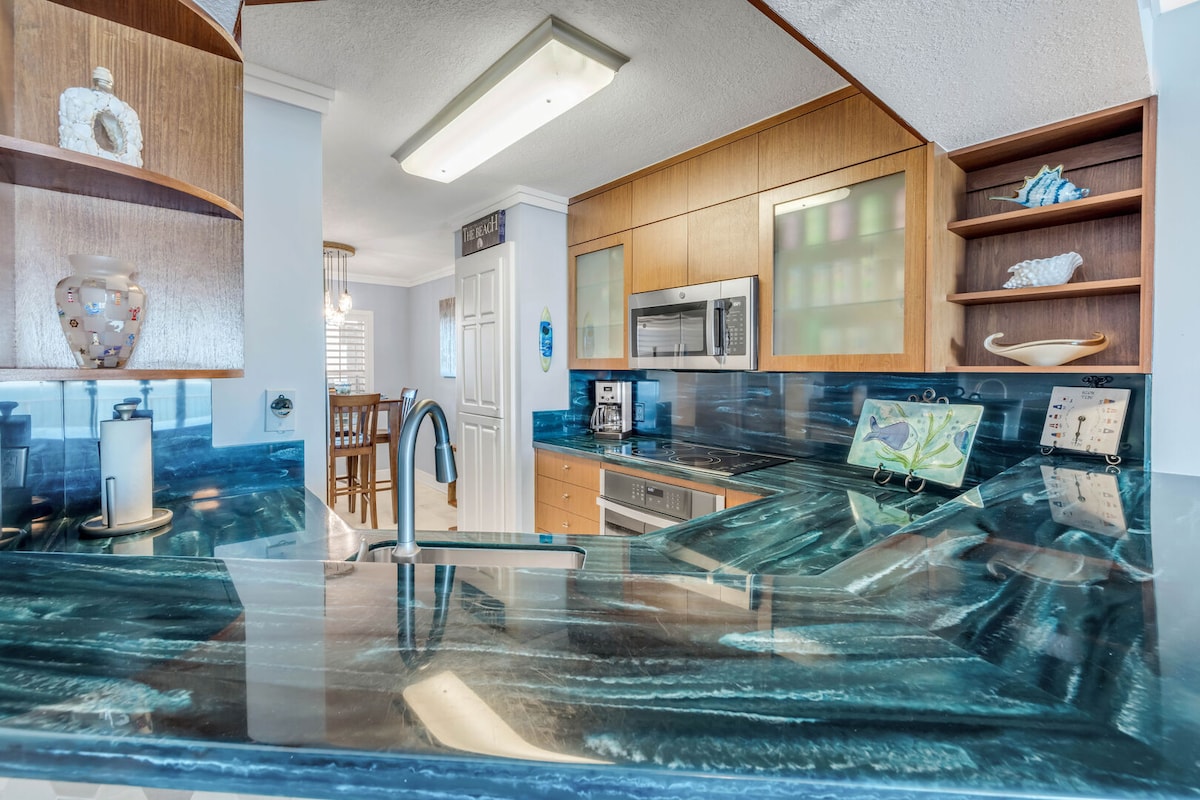 NEW Oceanfront 2/2 | 2 King Suites | Heated Pool