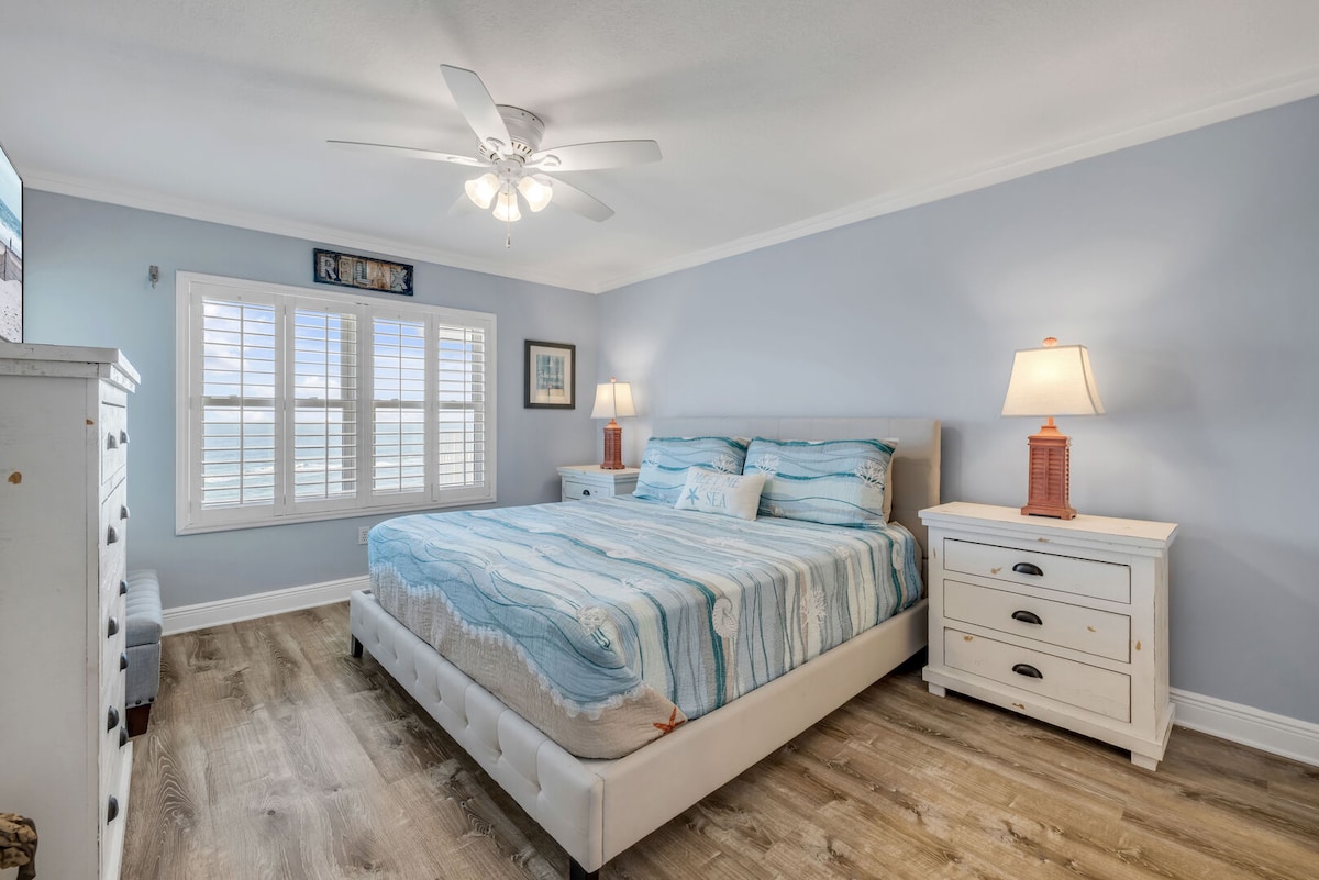 NEW Oceanfront 2/2 | 2 King Suites | Heated Pool