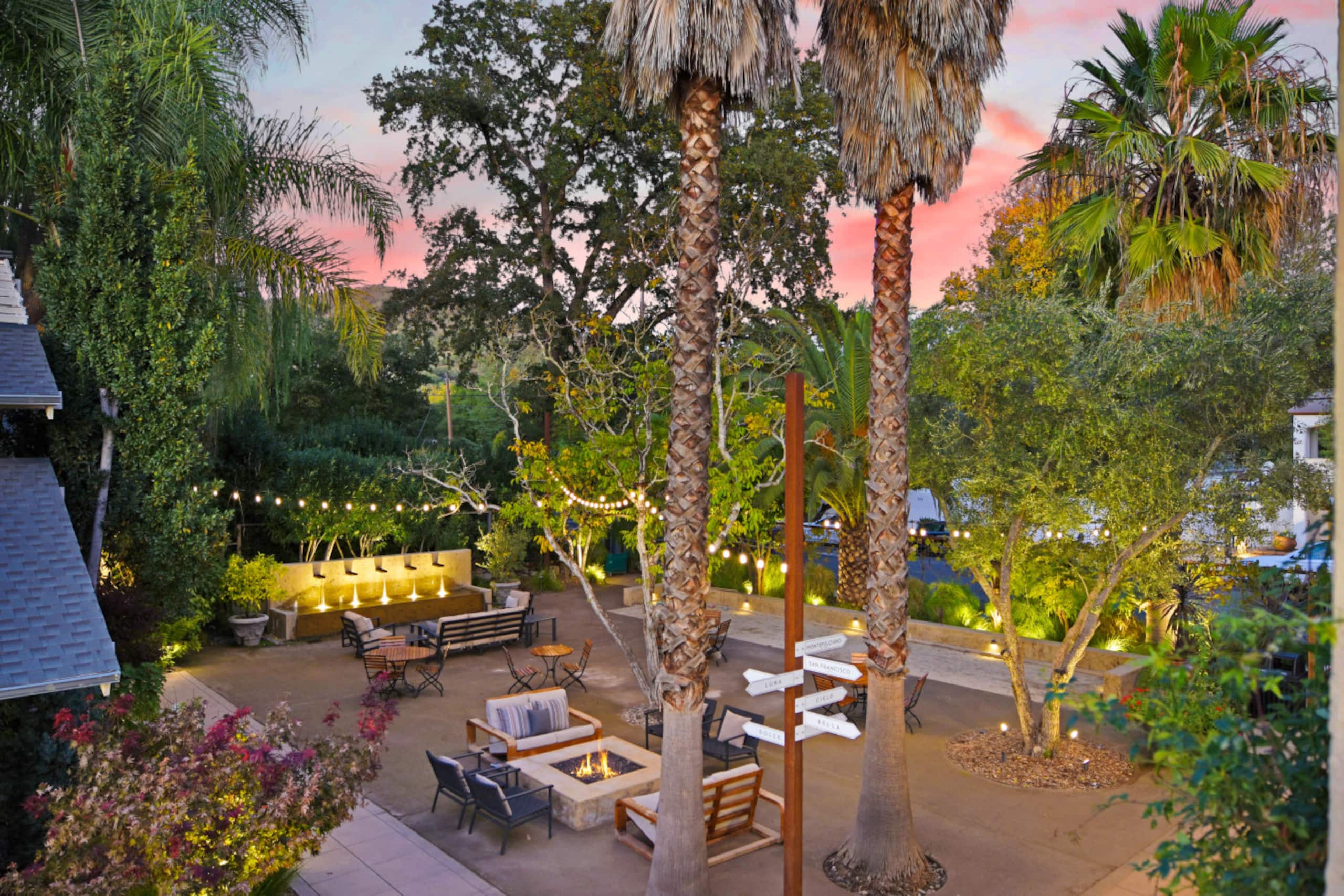 Bungalows 313 6 Private Suites, Courtyard Oasis - Photo 14
