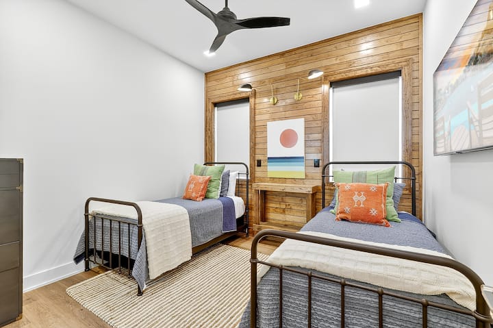 Chambre avec lits jumeaux, rez-de-chaussée.