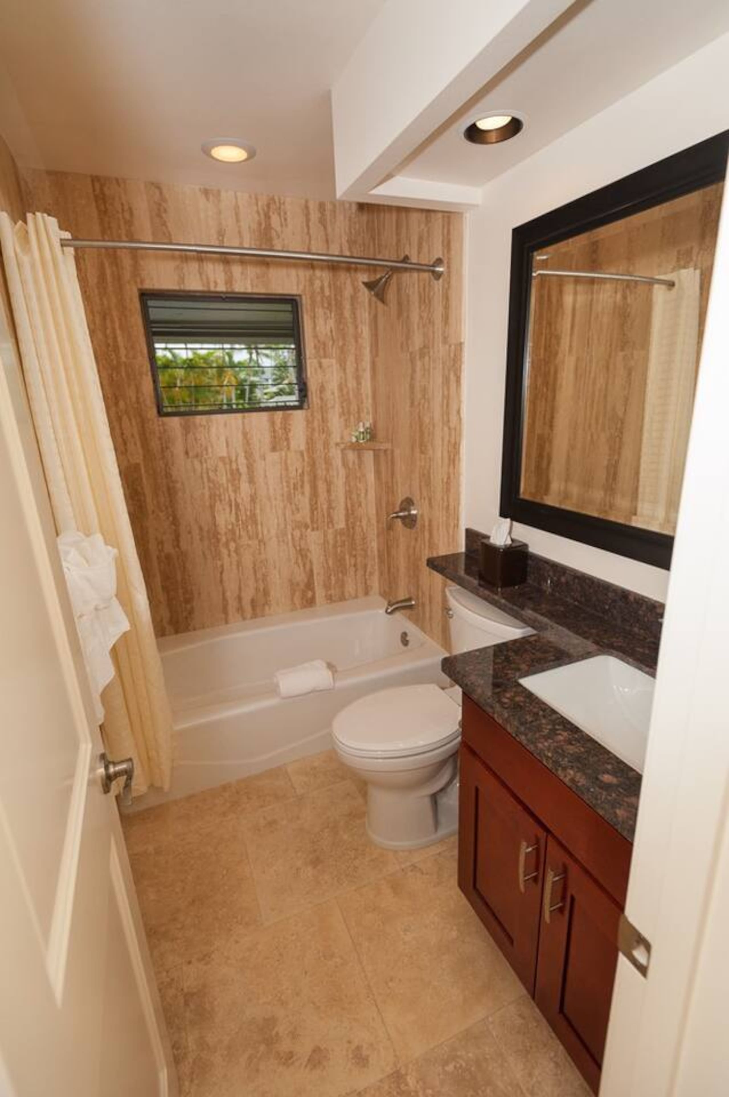 Condo in Princeville · ★4.93 · 2 bedrooms · 2 beds · 2 private baths - Image 24