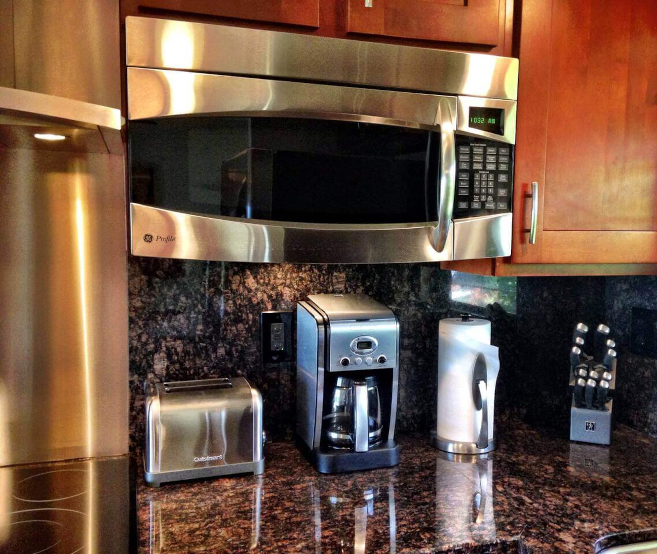 Condo in Princeville · ★4.93 · 2 bedrooms · 2 beds · 2 private baths - Image 8