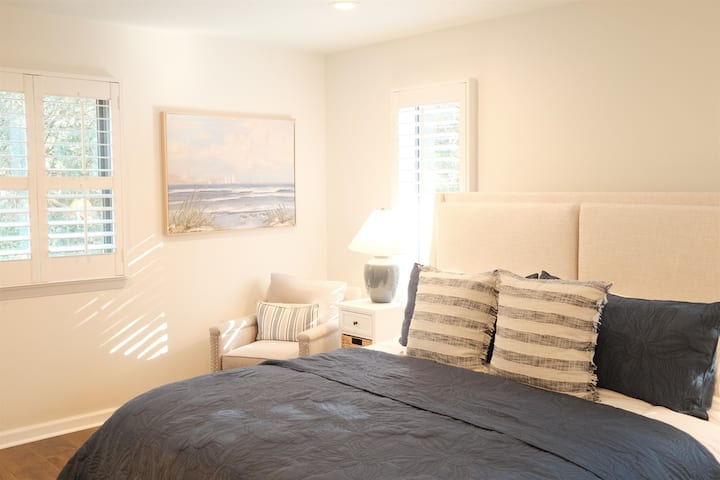 Habitación principal con cama tamaño king