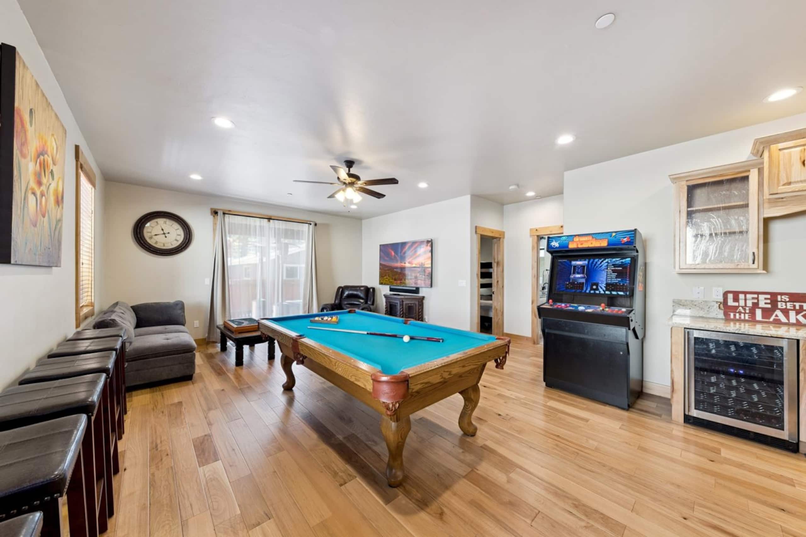 Creekwood Lodge Hot Tub, Game Room, EV Charger - Photo 7