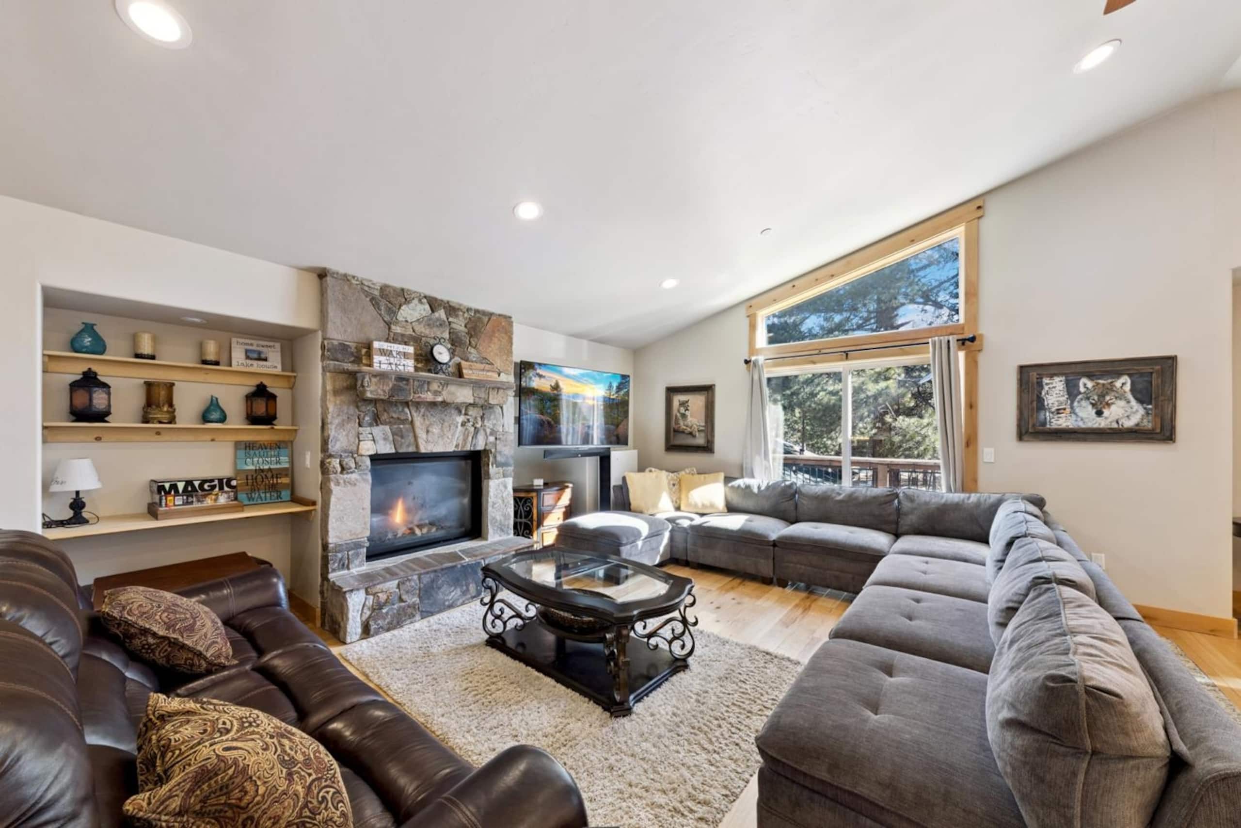 Creekwood Lodge Hot Tub, Game Room, EV Charger - Photo 18