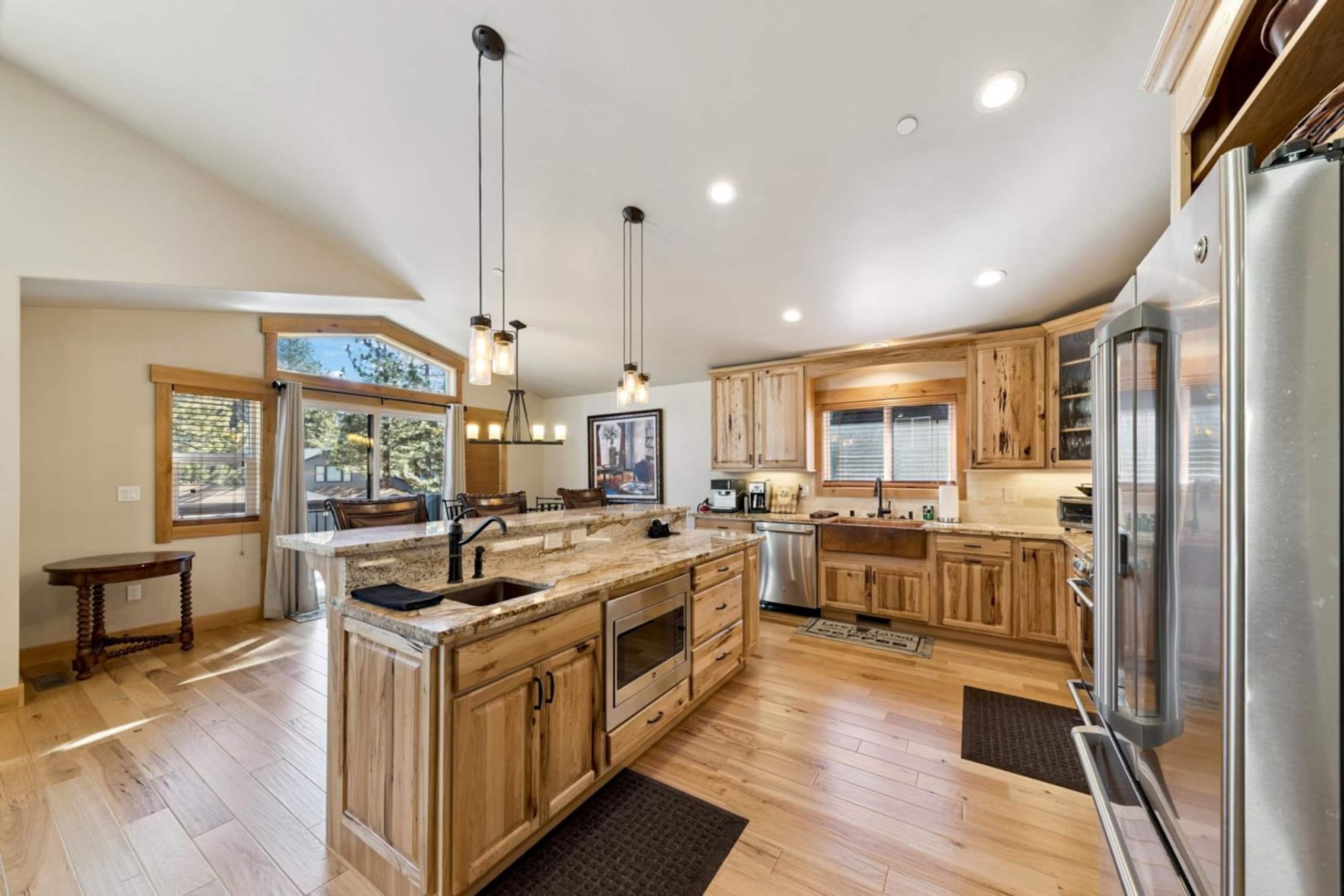 Creekwood Lodge Hot Tub, Game Room, EV Charger - Photo 6
