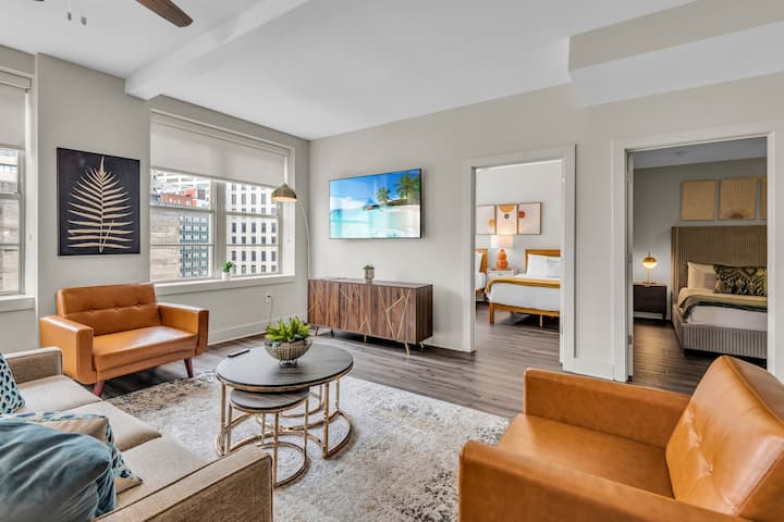 Spacious 4bd Condo•sleeps 12•walk To Bourbon St - New Orleans, LA