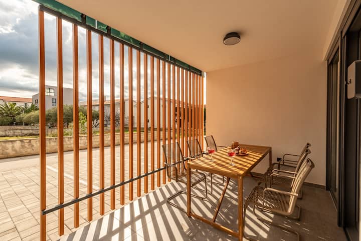 K-25245 Maison De Deux Chambres Avec La Terrasse - Vir, Kroatien