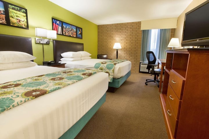 2 Queen | Wyndham Sugar Land | Brazos River Base - Sugar Land, TX