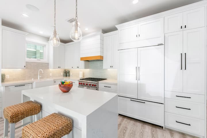 Spacious 3br Oasis Steps From Newport Beach - Crystal Cove State Beach, Newport Beach