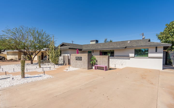 Love Island Old Town Scottsdale - Houses for Rent in Scottsdale