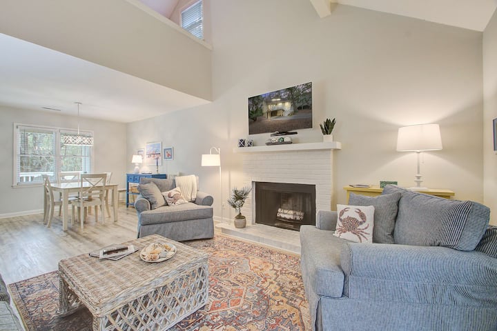 Cozy Seabrook Cottage Near Beach, Golf & Nature - Seabrook Island, SC