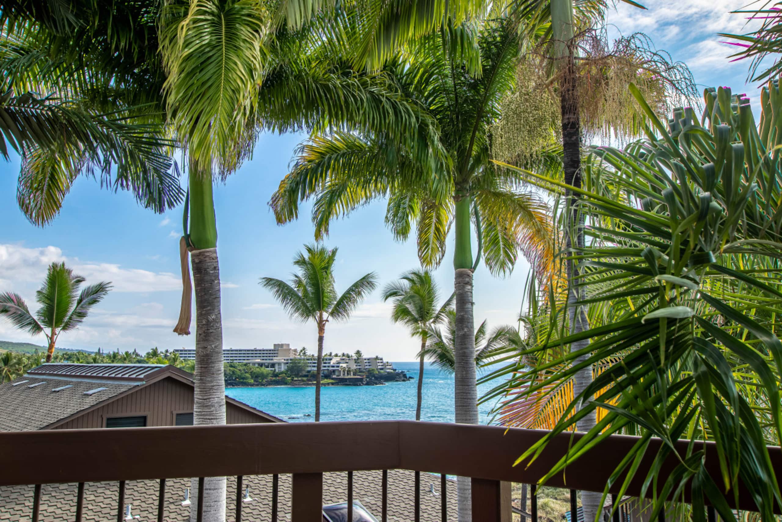 Condo in Kailua-Kona · ★4.96 · 2 bedrooms · 4 beds · 2 baths - Image 22