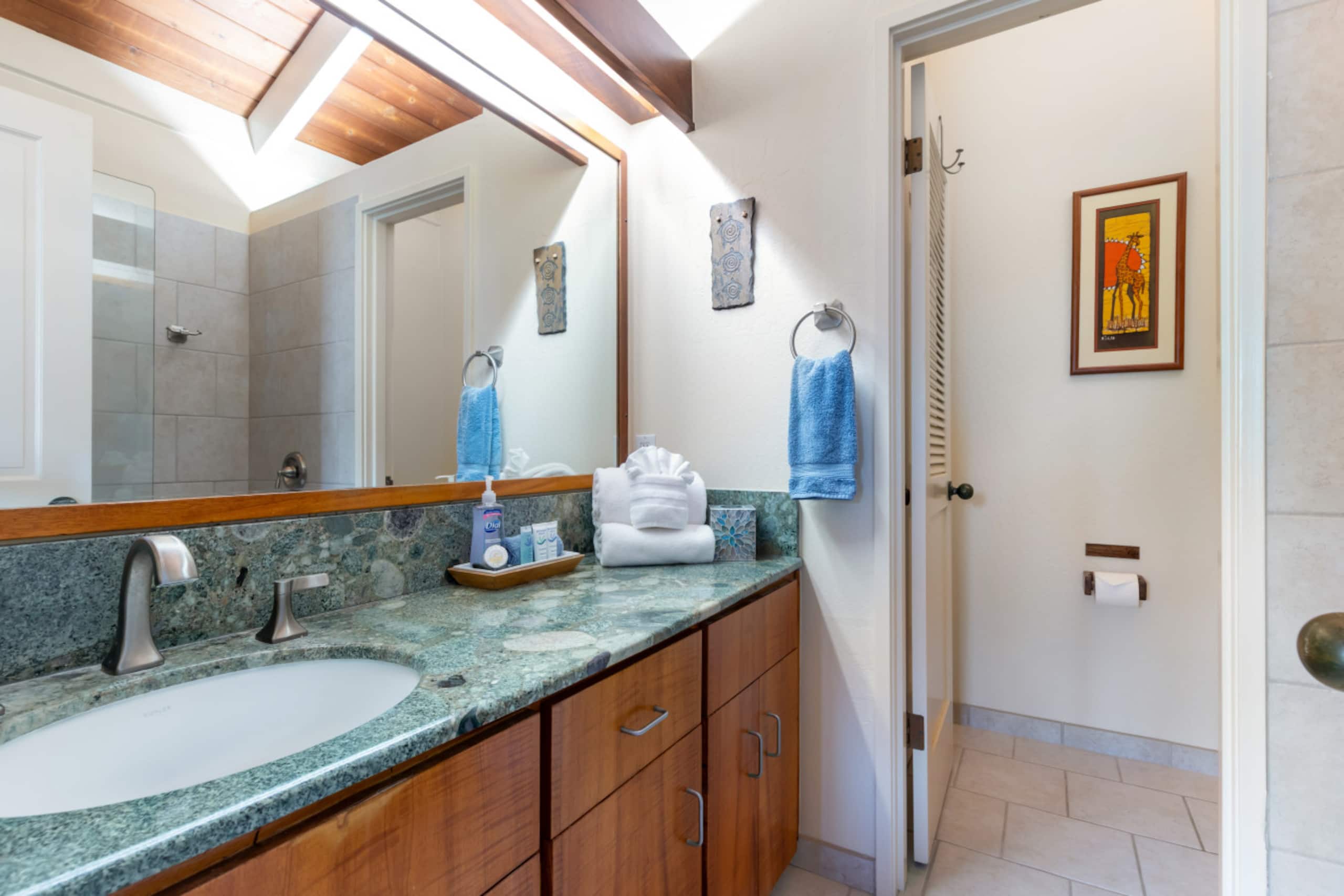 Condo in Kailua-Kona · ★4.96 · 2 bedrooms · 4 beds · 2 baths - Image 29