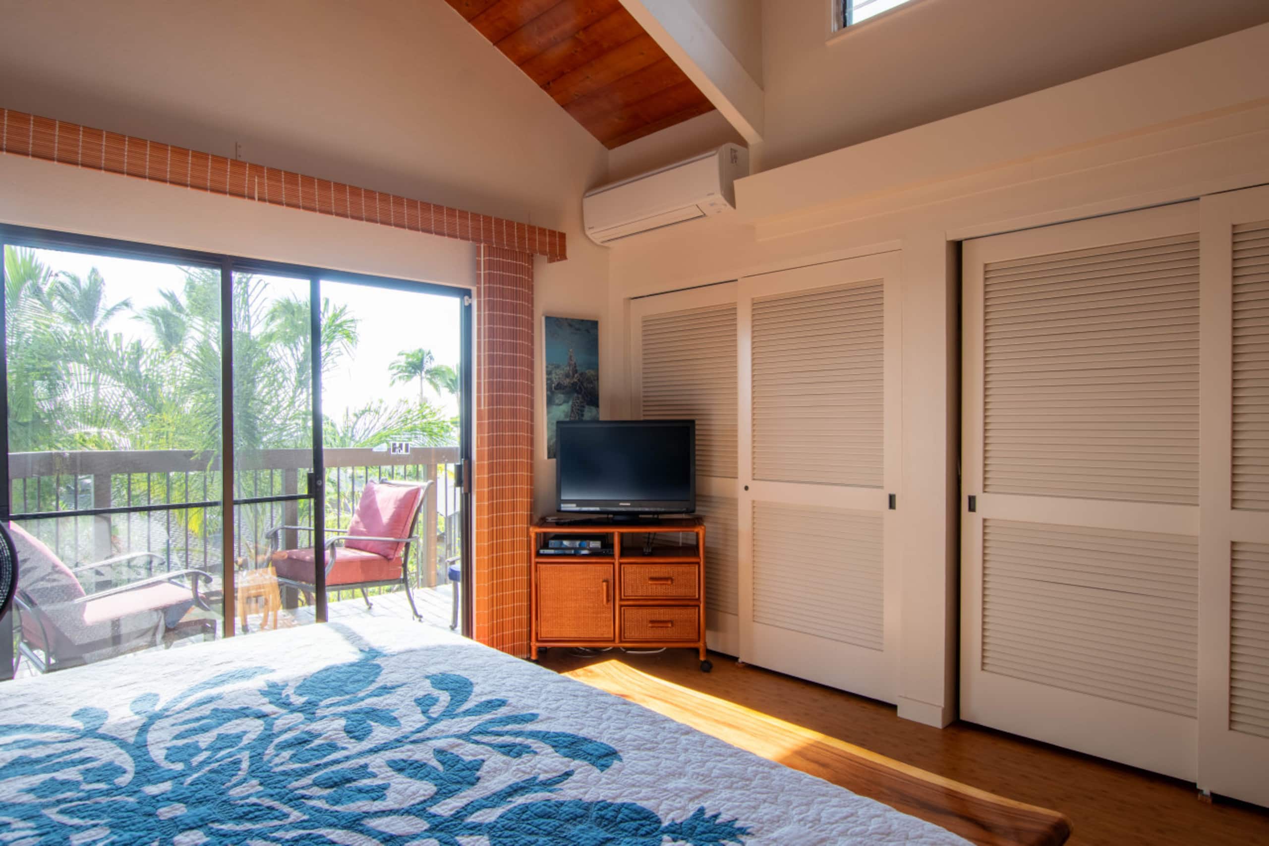 Condo in Kailua-Kona · ★4.96 · 2 bedrooms · 4 beds · 2 baths - Image 18