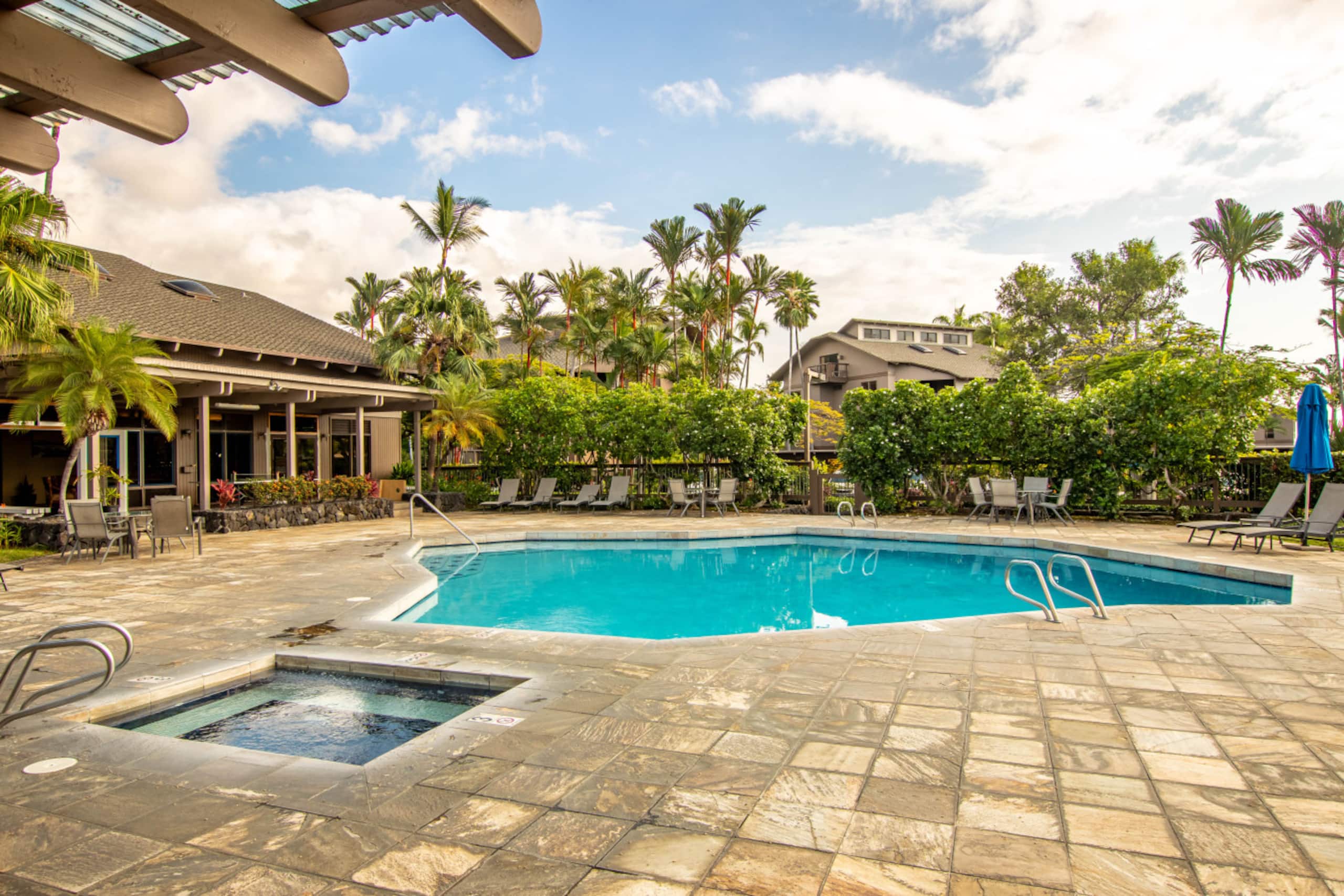 Condo in Kailua-Kona · ★4.96 · 2 bedrooms · 4 beds · 2 baths - Image 51