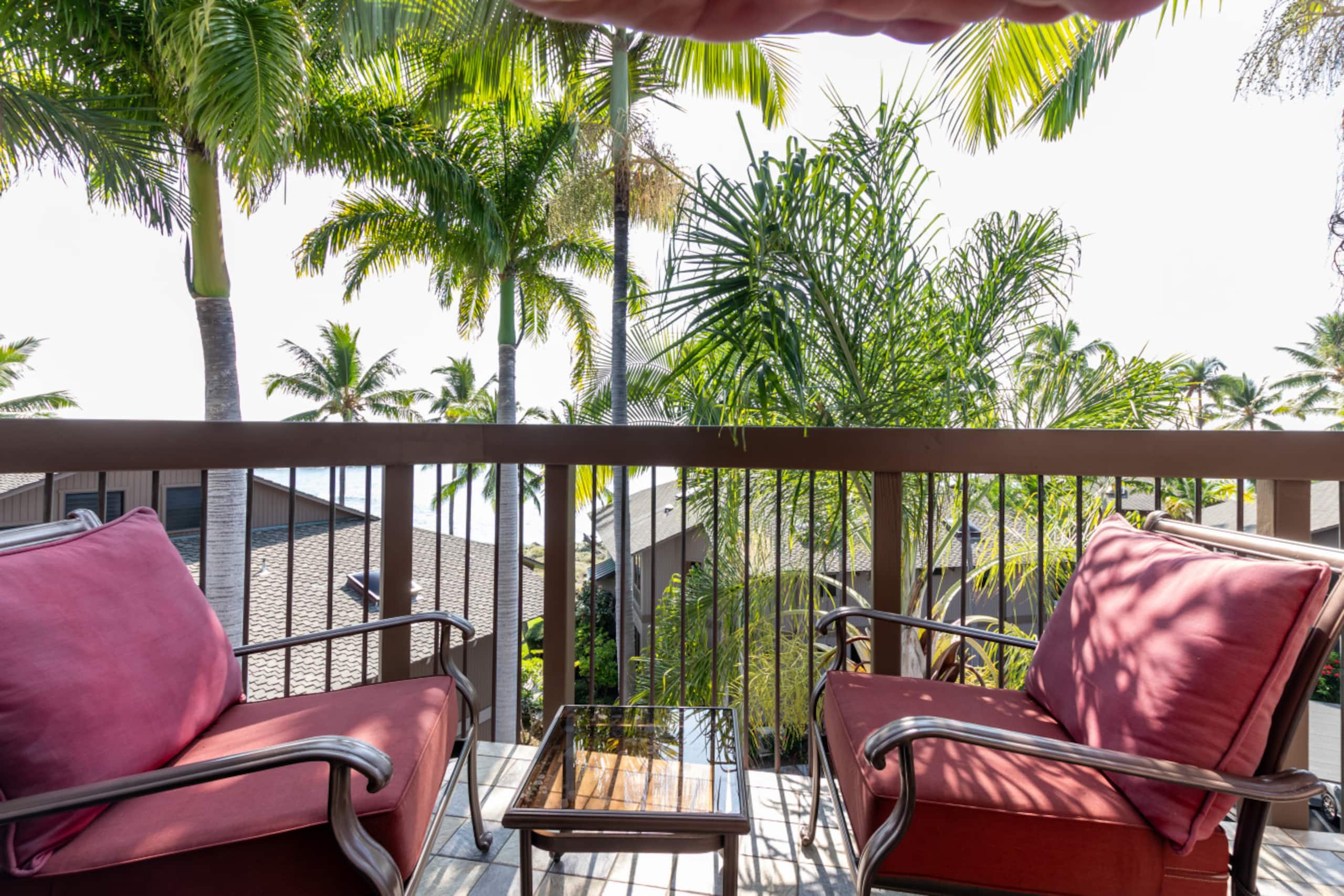 Condo in Kailua-Kona · ★4.96 · 2 bedrooms · 4 beds · 2 baths - Image 20
