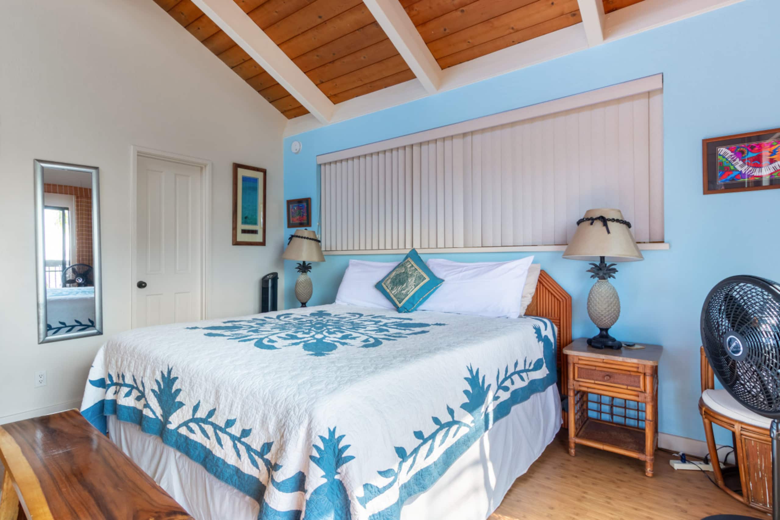 Condo in Kailua-Kona · ★4.96 · 2 bedrooms · 4 beds · 2 baths - Image 14