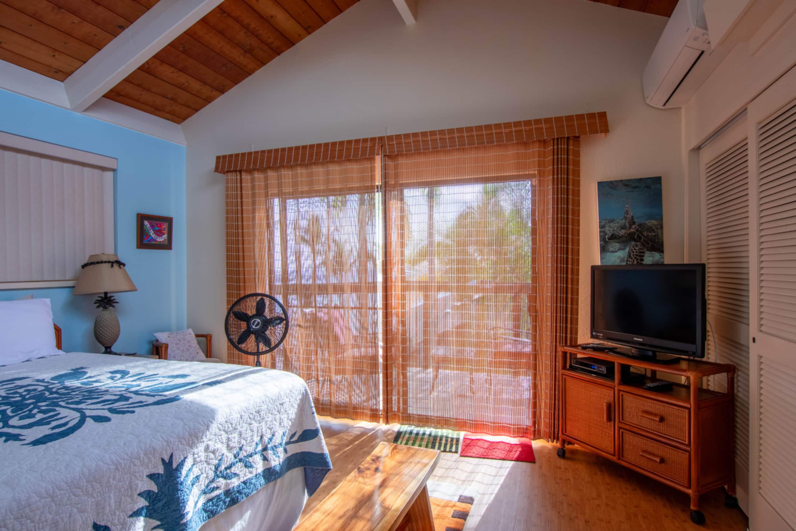 Condo in Kailua-Kona · ★4.96 · 2 bedrooms · 4 beds · 2 baths - Image 17