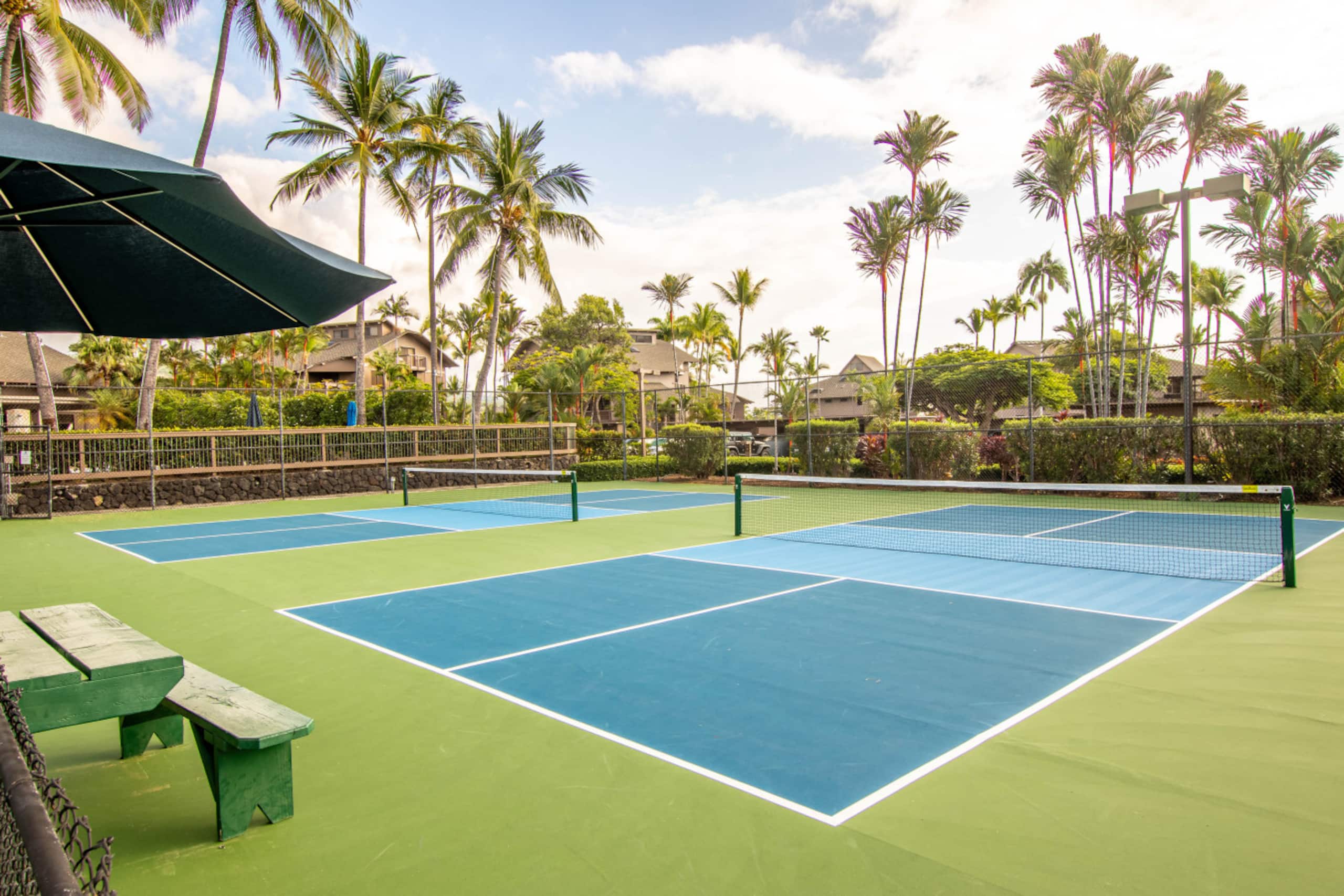 Condo in Kailua-Kona · ★4.96 · 2 bedrooms · 4 beds · 2 baths - Image 33
