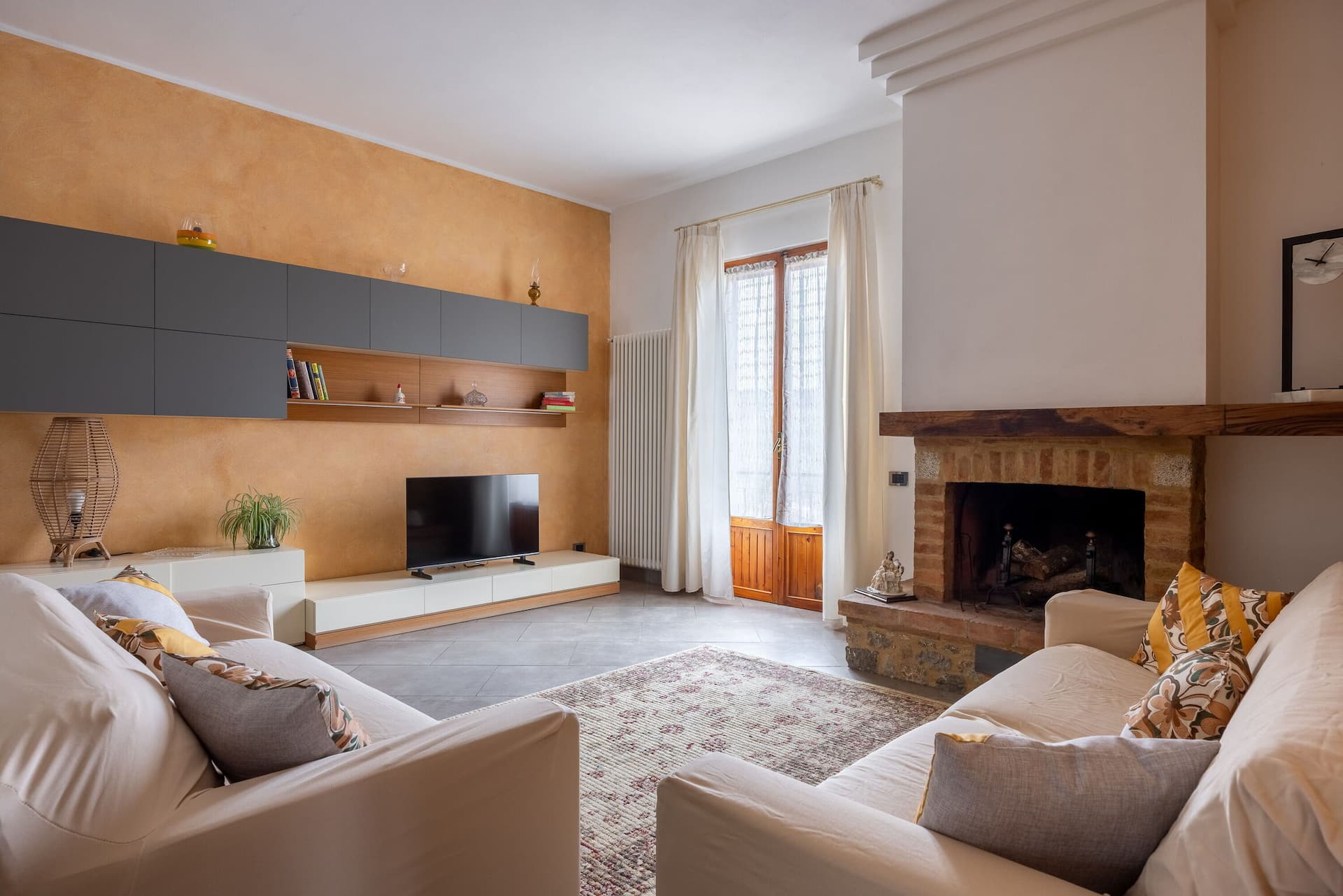 Casa Lory, Monteriggioni, Siena