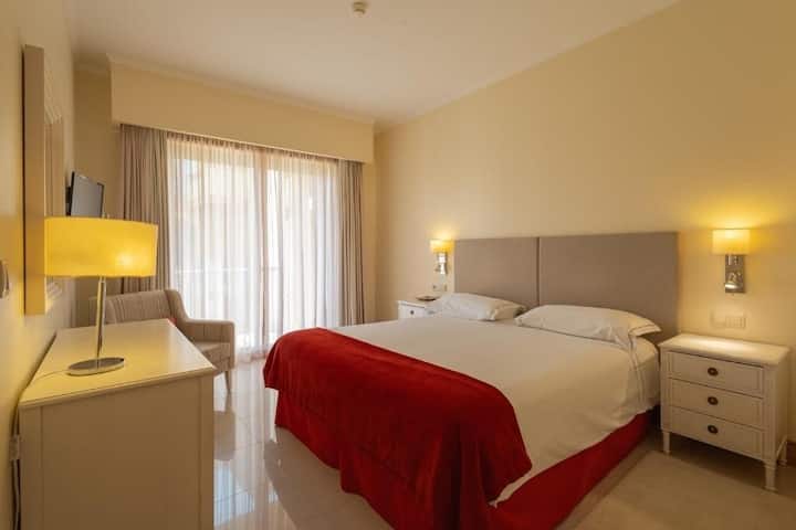 Tranquil 2br Suite W/ Pool & Garden Ambiance - Quarteira