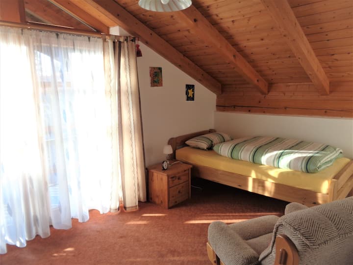 Habitación individual con balcón
