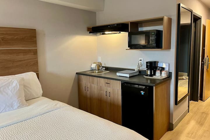 Wyndham Cornwall On | King Deluxe | Motor Speedway - Cornwall