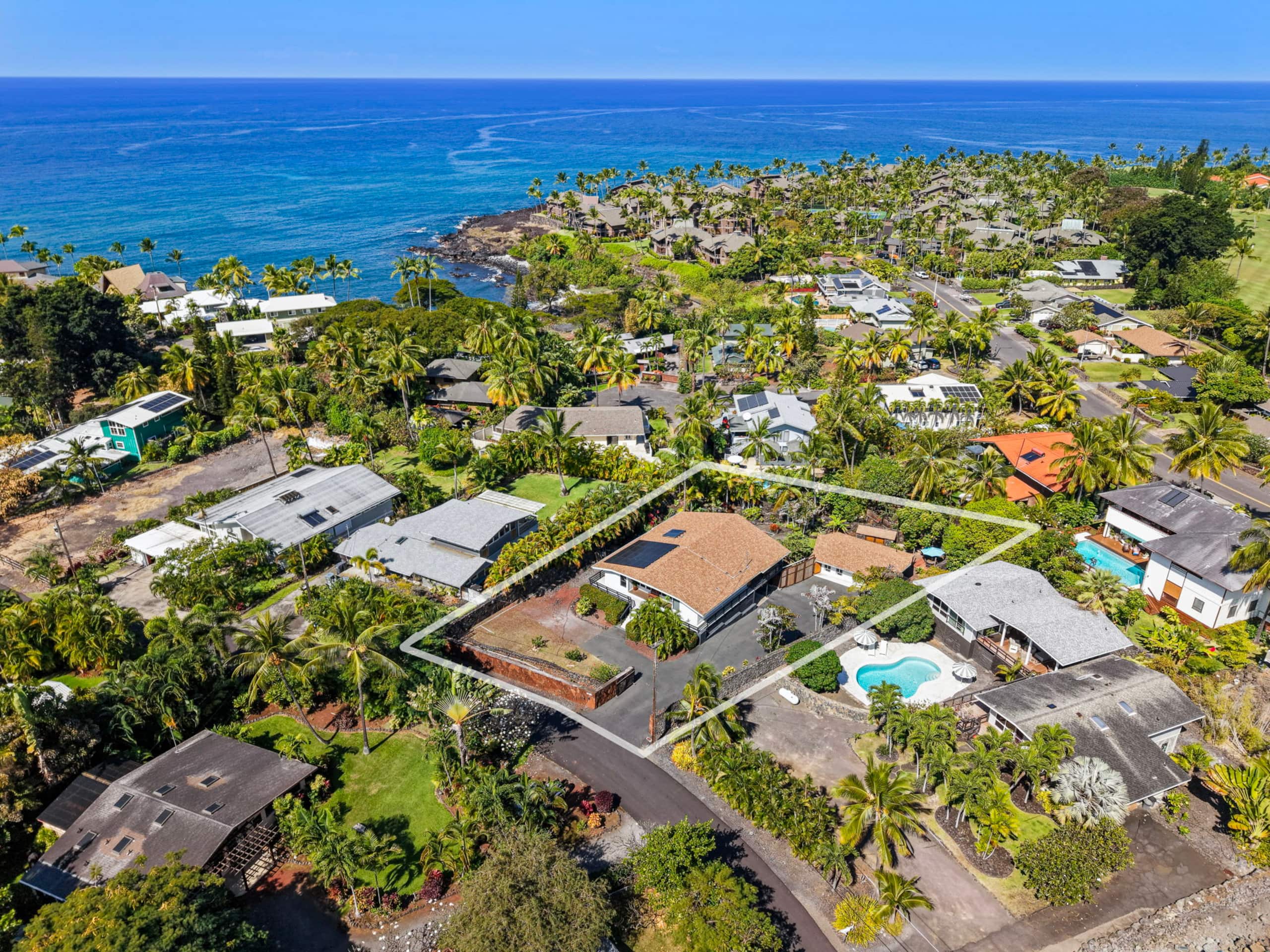 Home in Kailua-Kona · ★4.83 · 3 bedrooms · 4 beds · 3.5 baths - Image 60