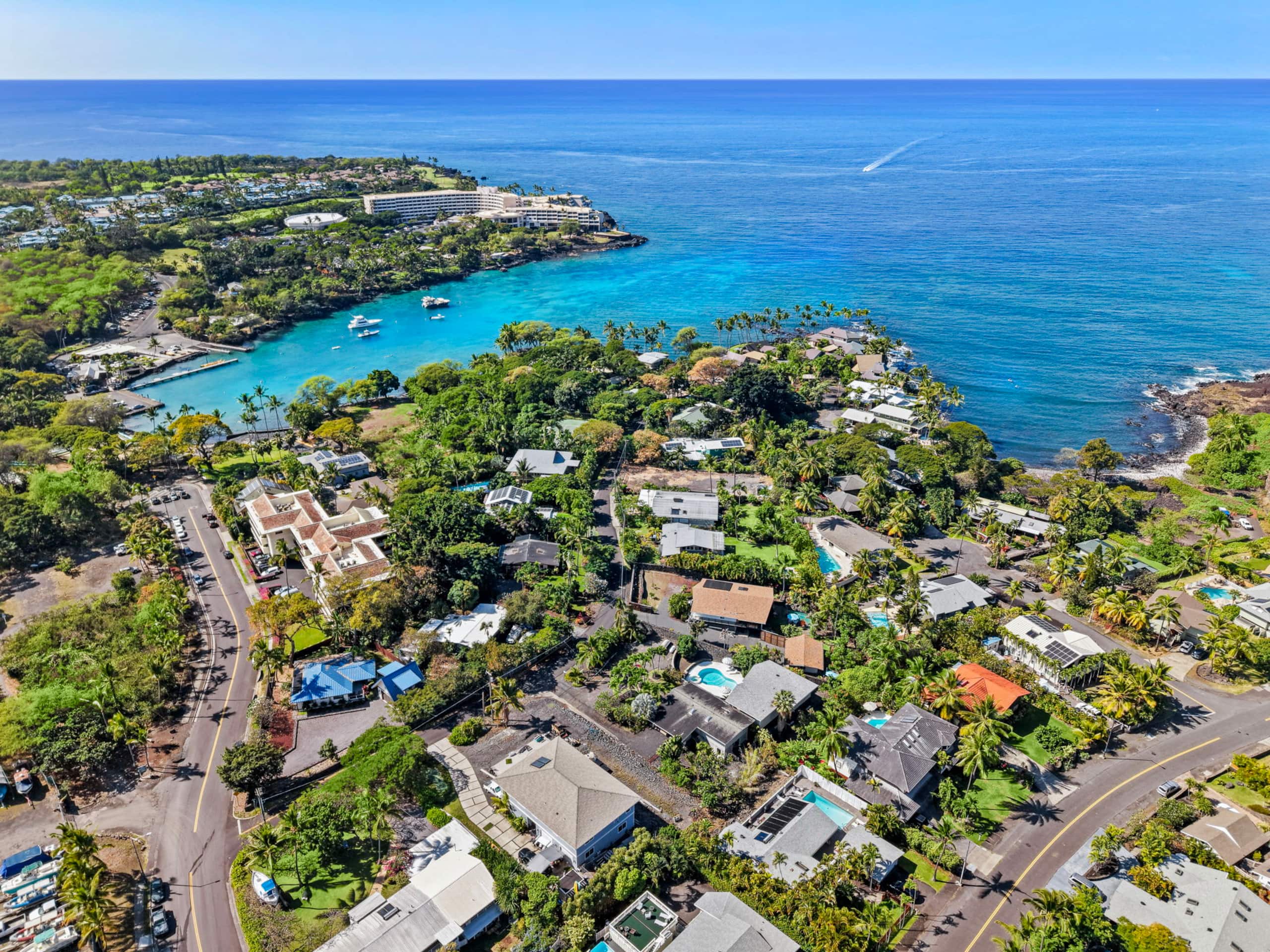 Home in Kailua-Kona · ★4.83 · 3 bedrooms · 4 beds · 3.5 baths - Image 59