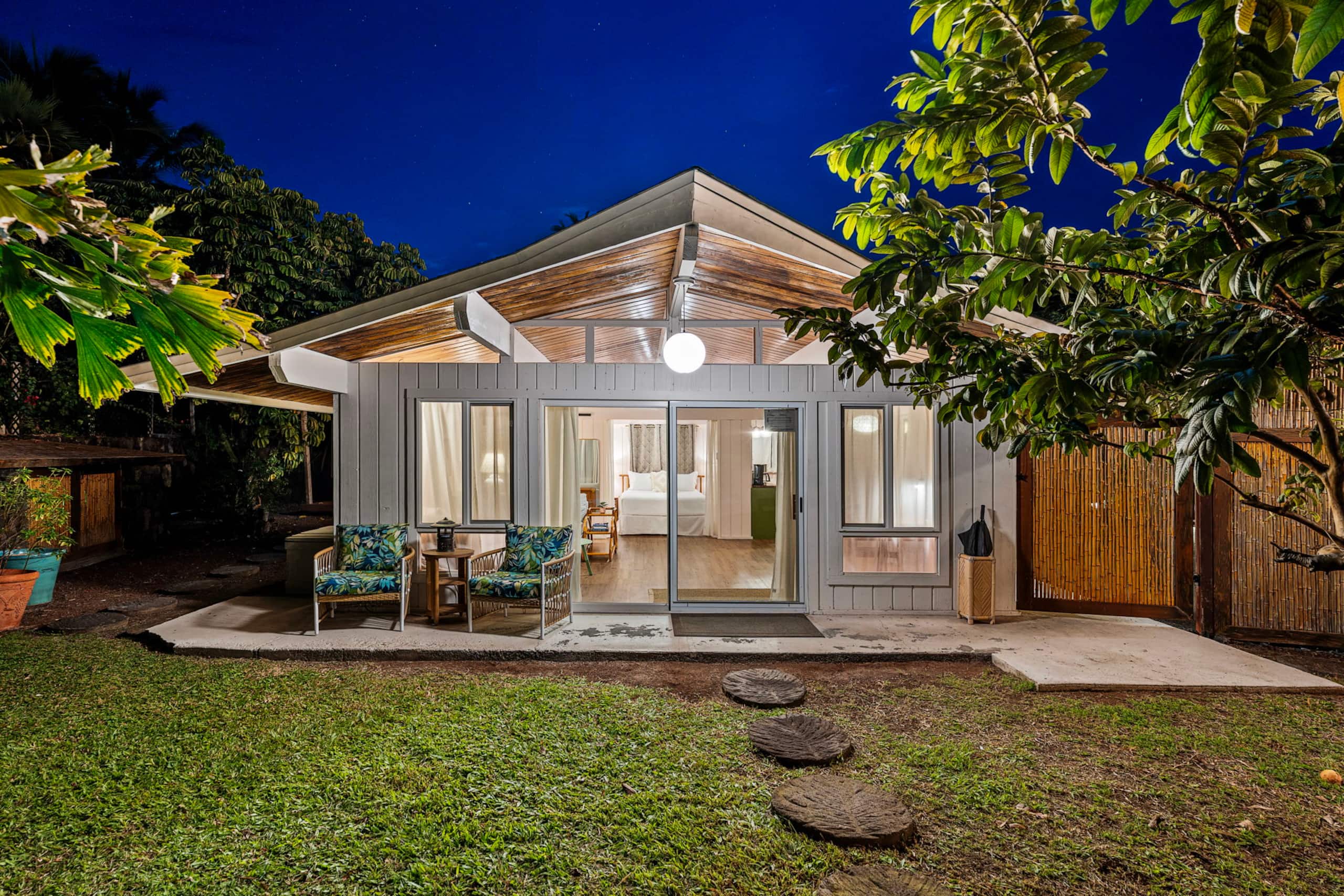 Home in Kailua-Kona · ★4.83 · 3 bedrooms · 4 beds · 3.5 baths - Image 55