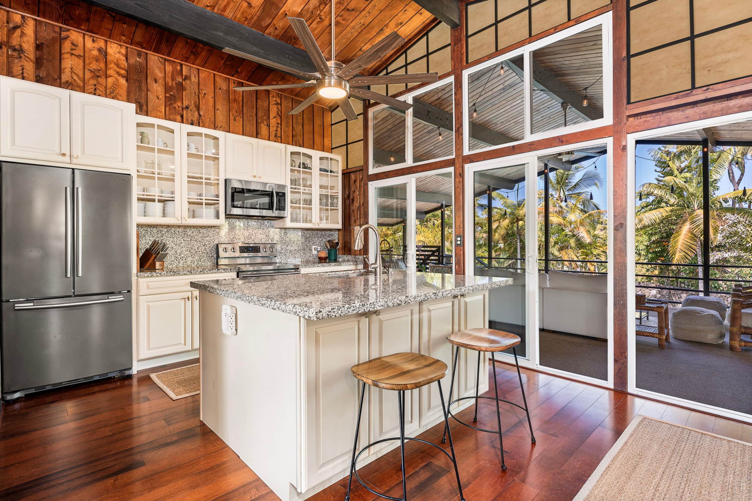 Home in Kailua-Kona · ★4.83 · 3 bedrooms · 4 beds · 3.5 baths - Image 6