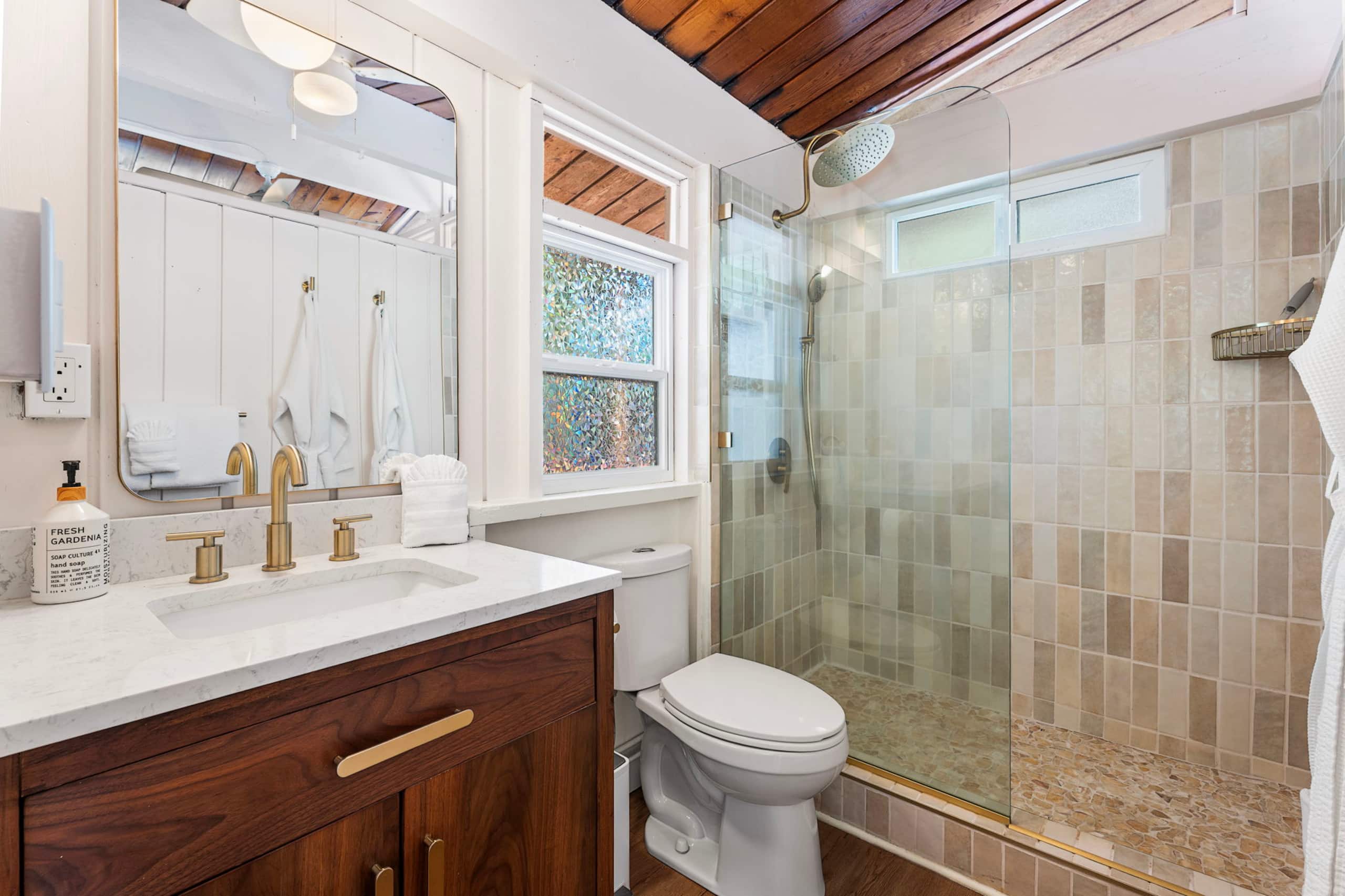 Home in Kailua-Kona · ★4.83 · 3 bedrooms · 4 beds · 3.5 baths - Image 53