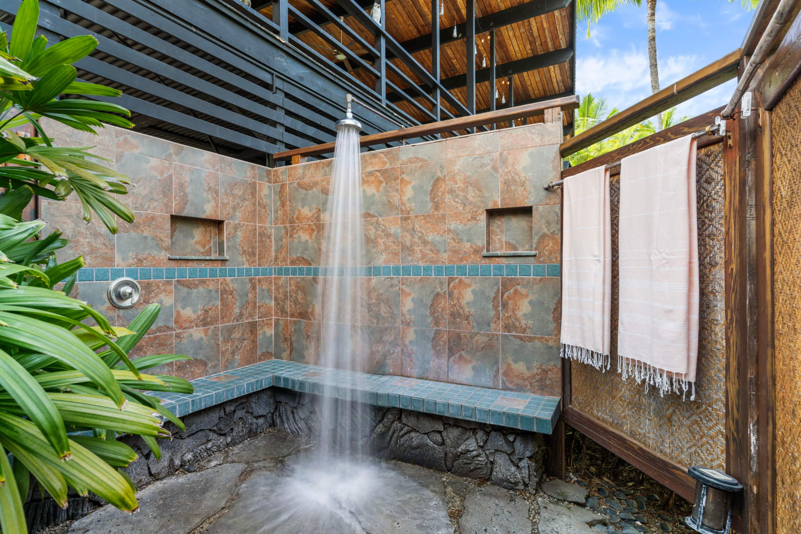 Home in Kailua-Kona · ★4.83 · 3 bedrooms · 4 beds · 3.5 baths - Image 45