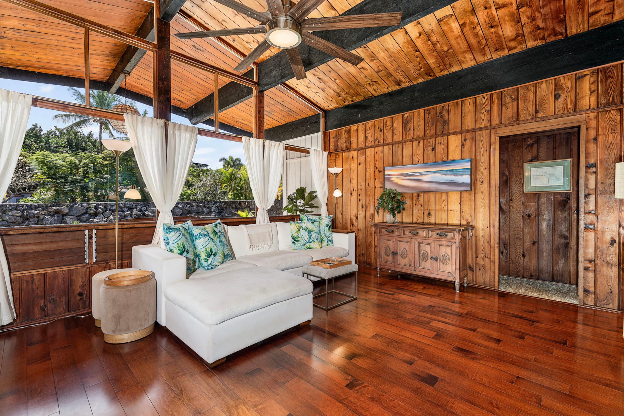 Home in Kailua-Kona · ★4.83 · 3 bedrooms · 4 beds · 3.5 baths - Image 4