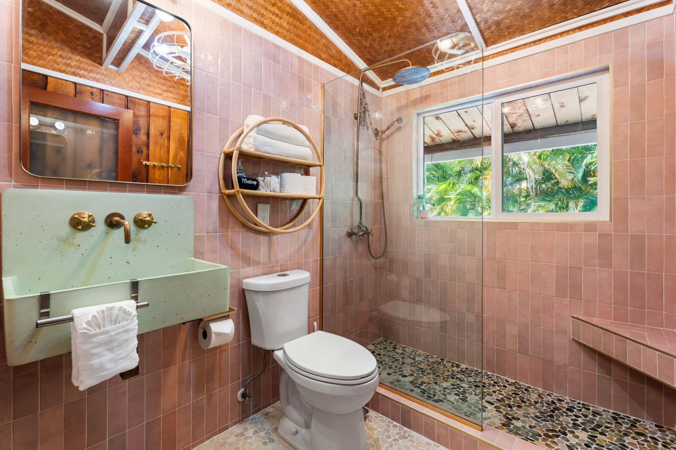 Home in Kailua-Kona · ★4.83 · 3 bedrooms · 4 beds · 3.5 baths - Image 32